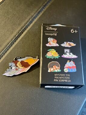Loungefly Disney Napping Sleeping Animals blind box pin - Lady and The Tramp